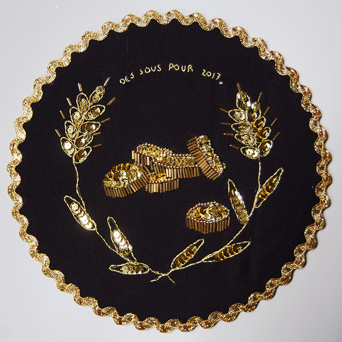 Ex-voto broderie perles paillettes pièces d'or et couronne de blé pour gagner de l'argent