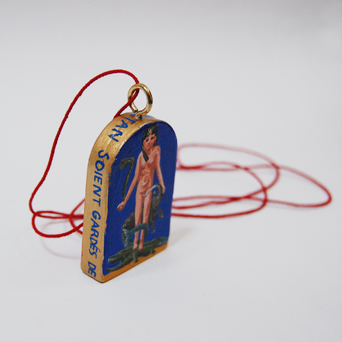 Ex-voto collier mal aux genous guérison stèle Louvre Horus Harpocrate et les crocodiles signe du capricorne sepent enroulé autour des jambes peinture sur bois