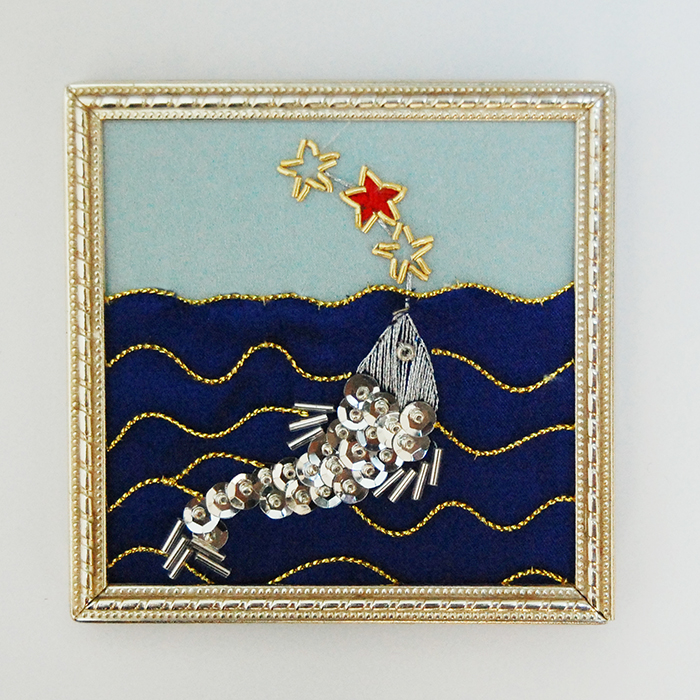 Ex-voto broderie perles sequins paillettes argentées canetille or porter chance pour un concours de cuisine de poisson pêche étoiles mer