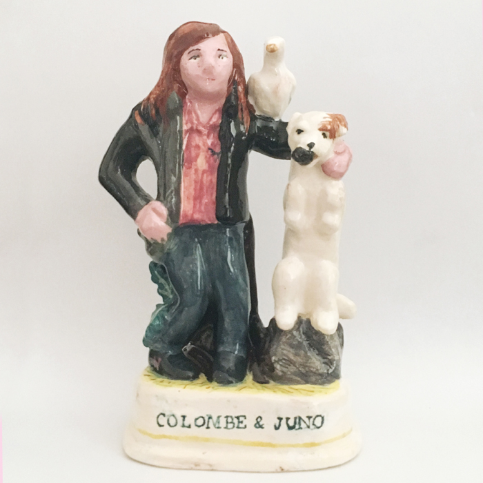ceramique emaillee ex voto cadeau portrait maitre et chien truffier staffordhire style