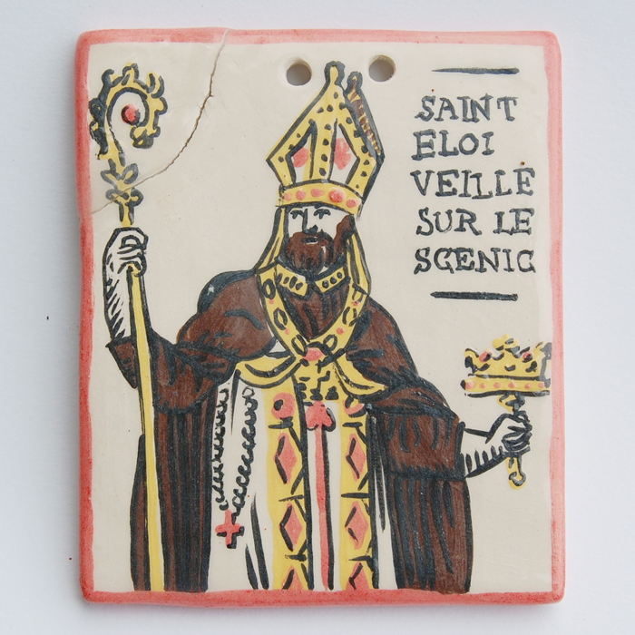 ex-voto ceramique emaillee amulette protection voiture panne mecanique patron accrocher retroviseur